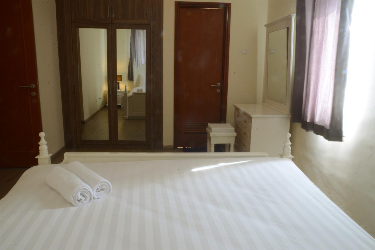 3Br Grand Palace With Private Bathtub By Travelio Jakarta Kültér fotó
